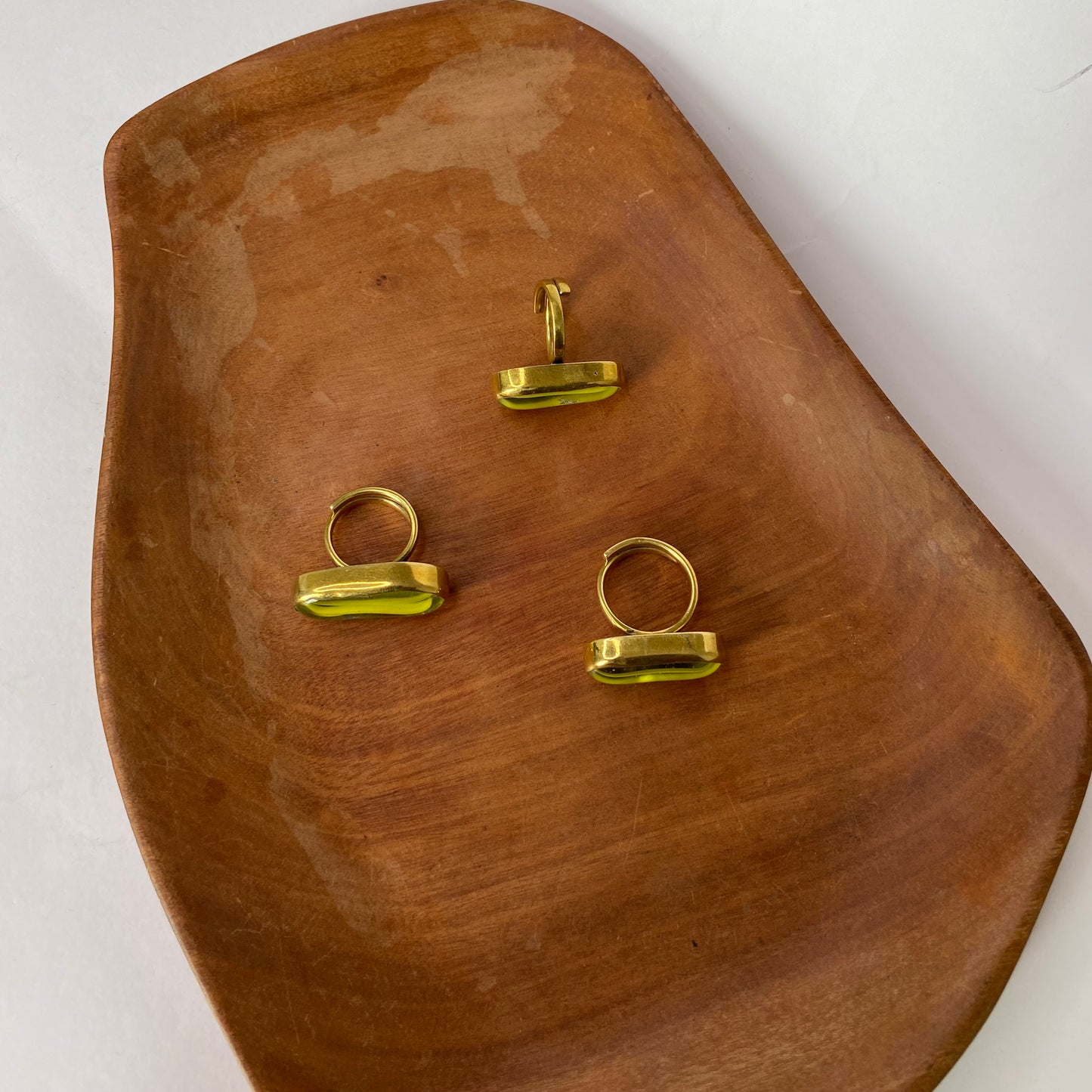Verna adjustable brass ring
