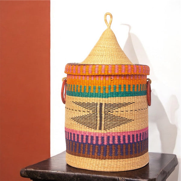 Handwoven Bolga laundry Basket with cover and handles &nbsp;