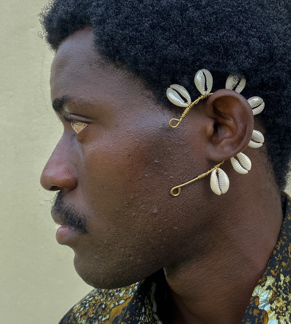 Noya cowrie ear cuff