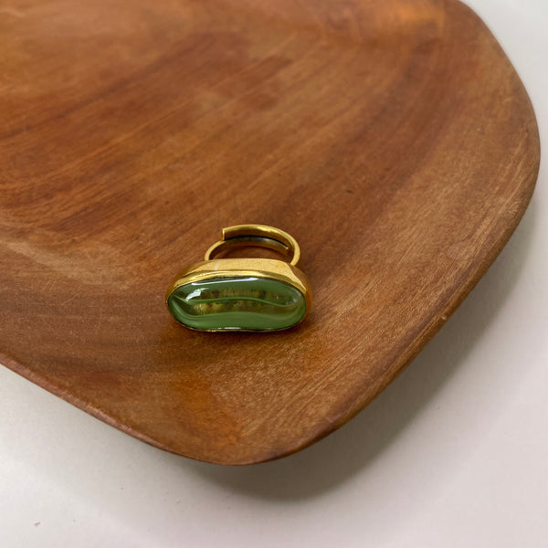 Green adjustable brass ring