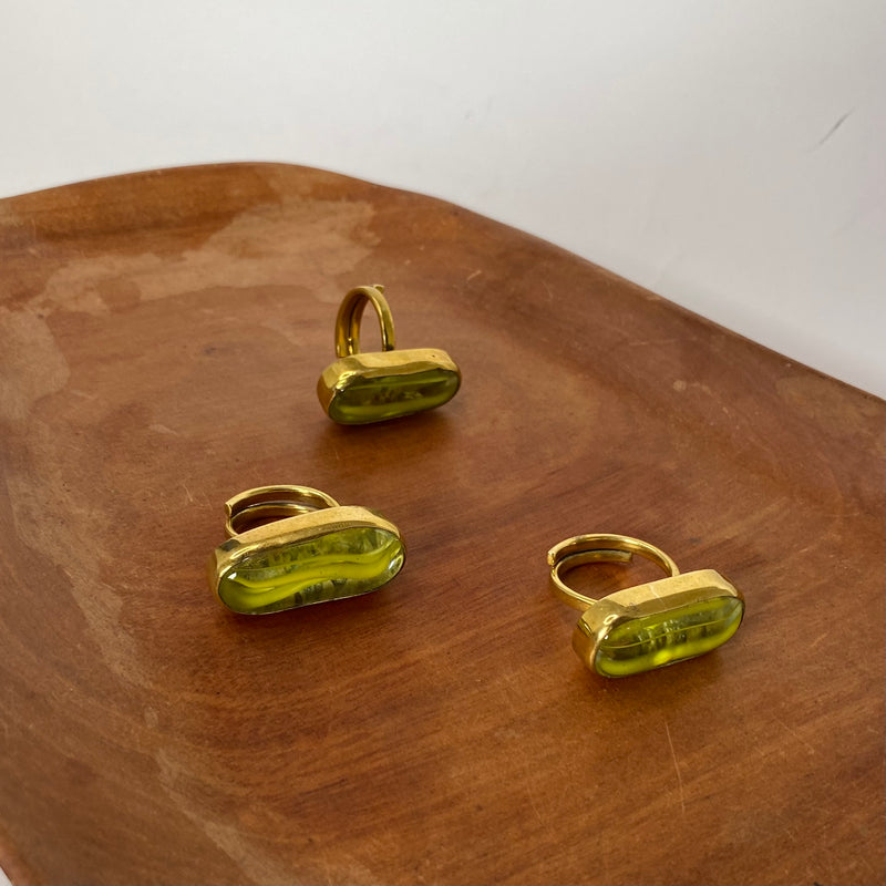 Verna adjustable brass ring