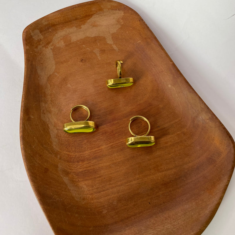 Verna adjustable brass ring