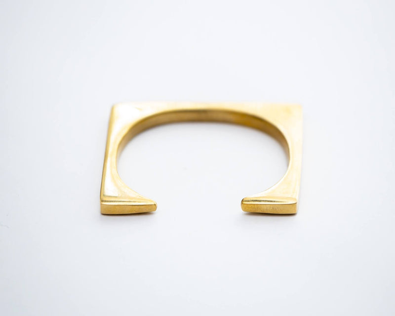 Toma Bangle